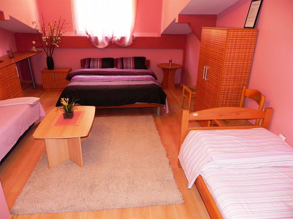 Hostel Izvor Podgorica Kültér fotó